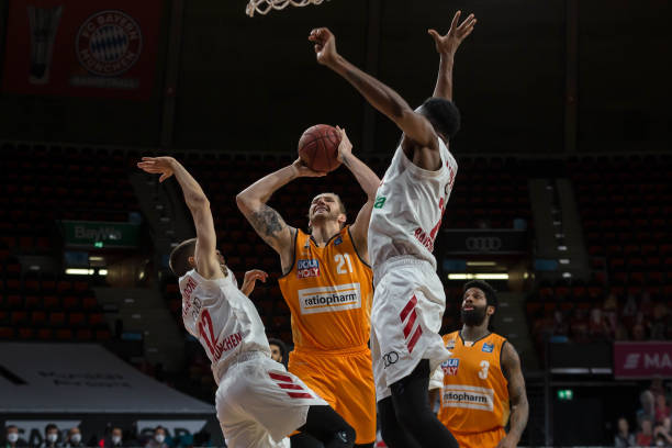 赛场增添了 赛场增添了